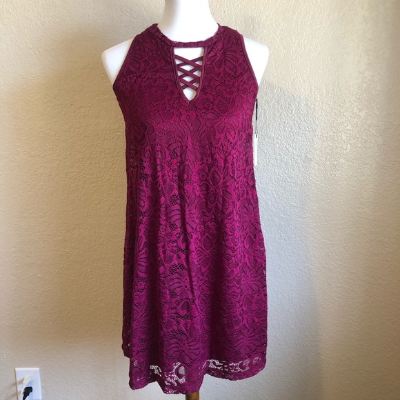 Sleeveless Burgundy Lace Dress 